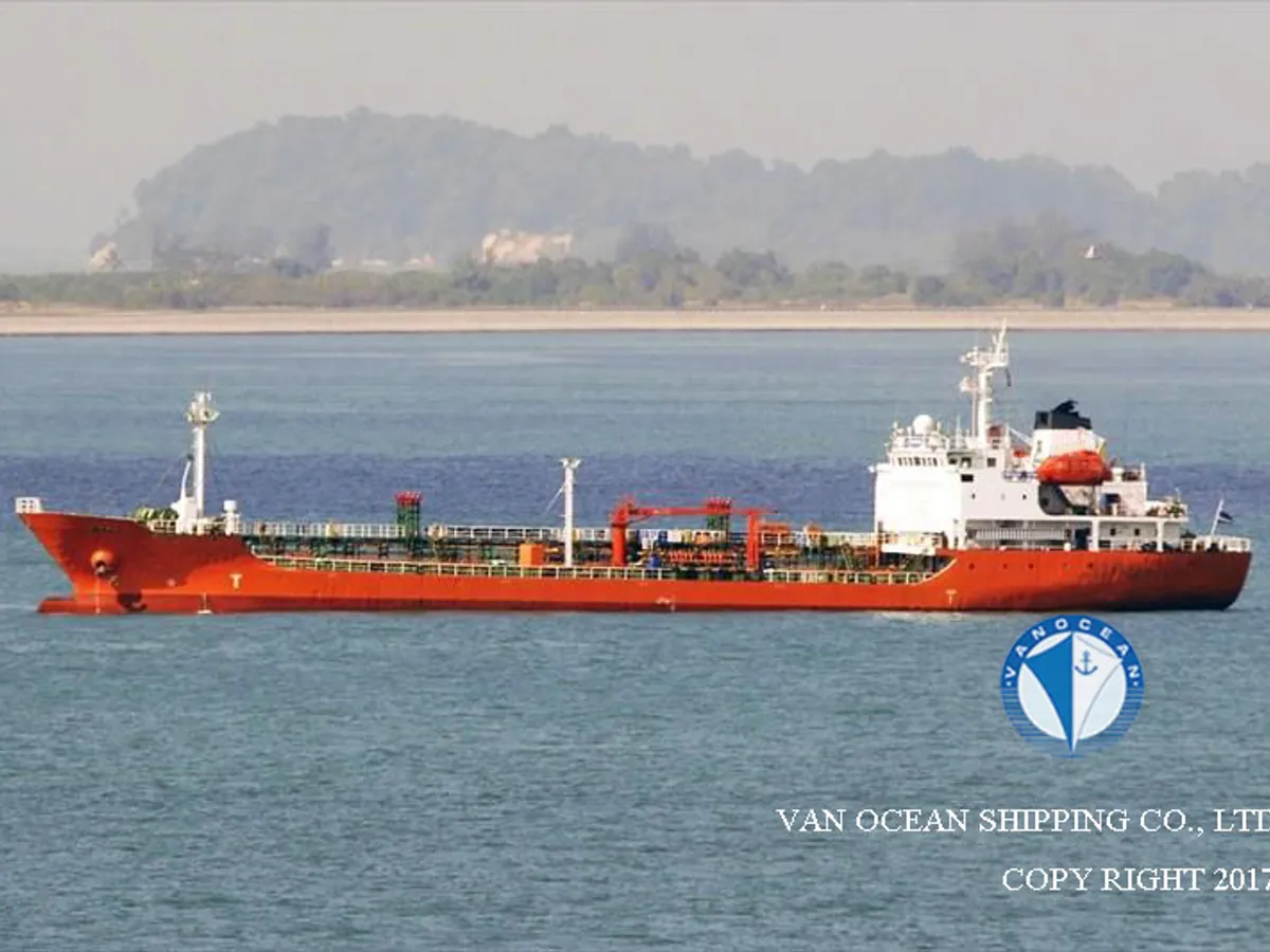 Kapal tanker minyak/bahan kimia kanggo didol