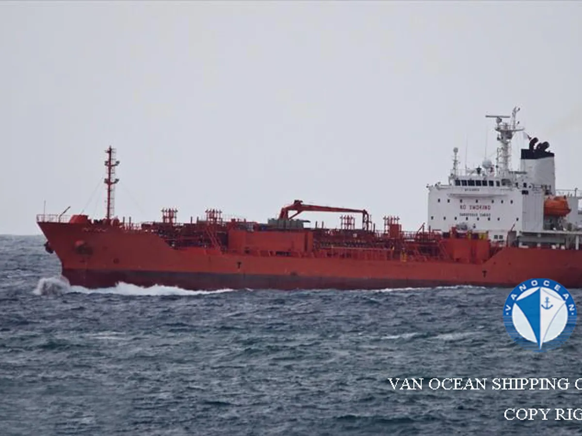 Kapal tanker minyak/bahan kimia kanggo didol