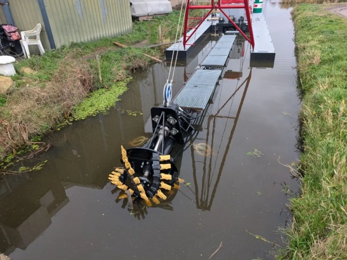 Kapal dredger kanggo didol
