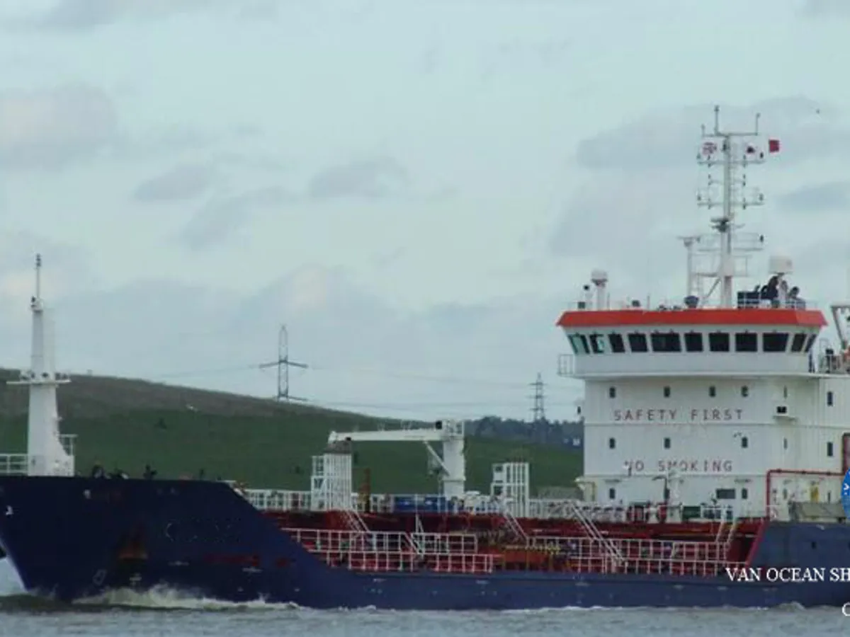 Kapal tanker minyak/bahan kimia kanggo didol