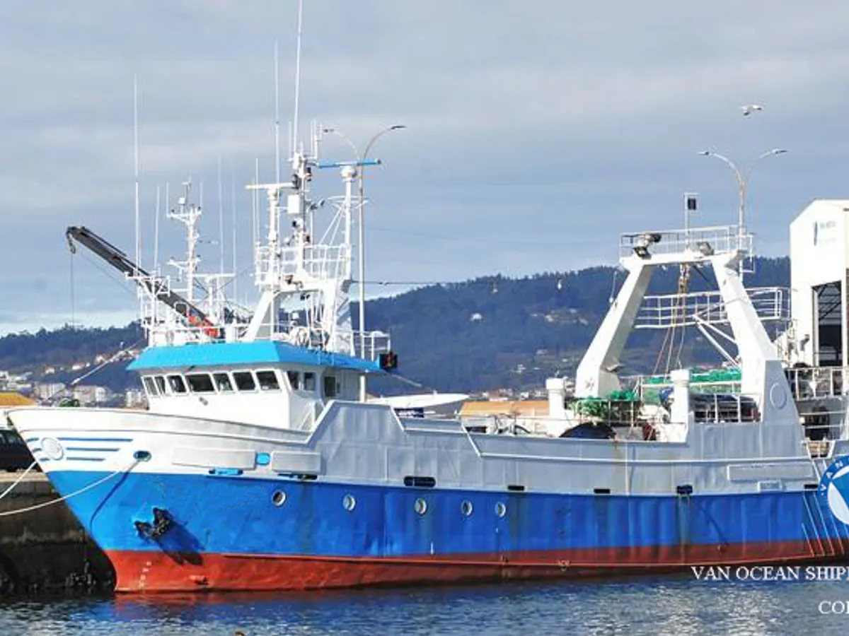 Kapal trawler kanggo didol