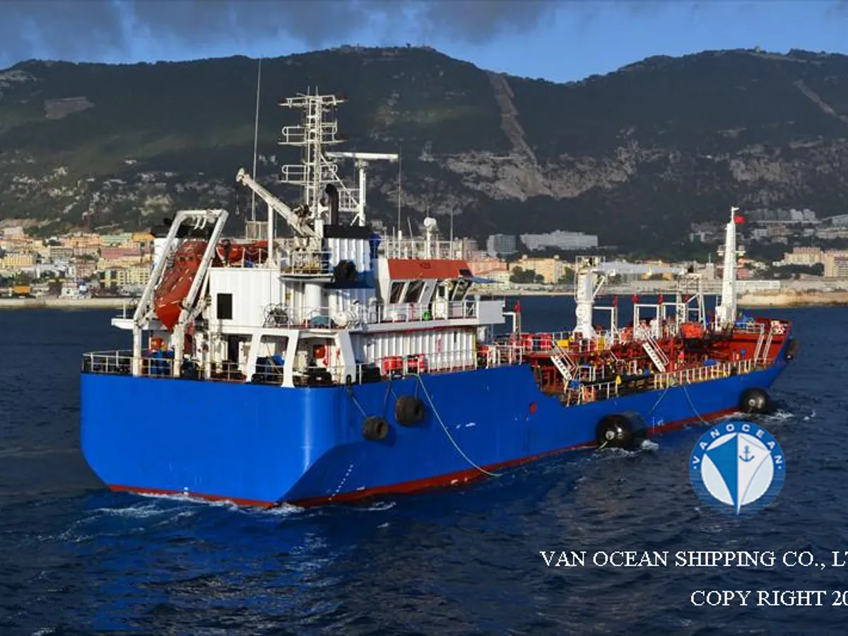 Kapal tanker minyak/bahan kimia kanggo didol