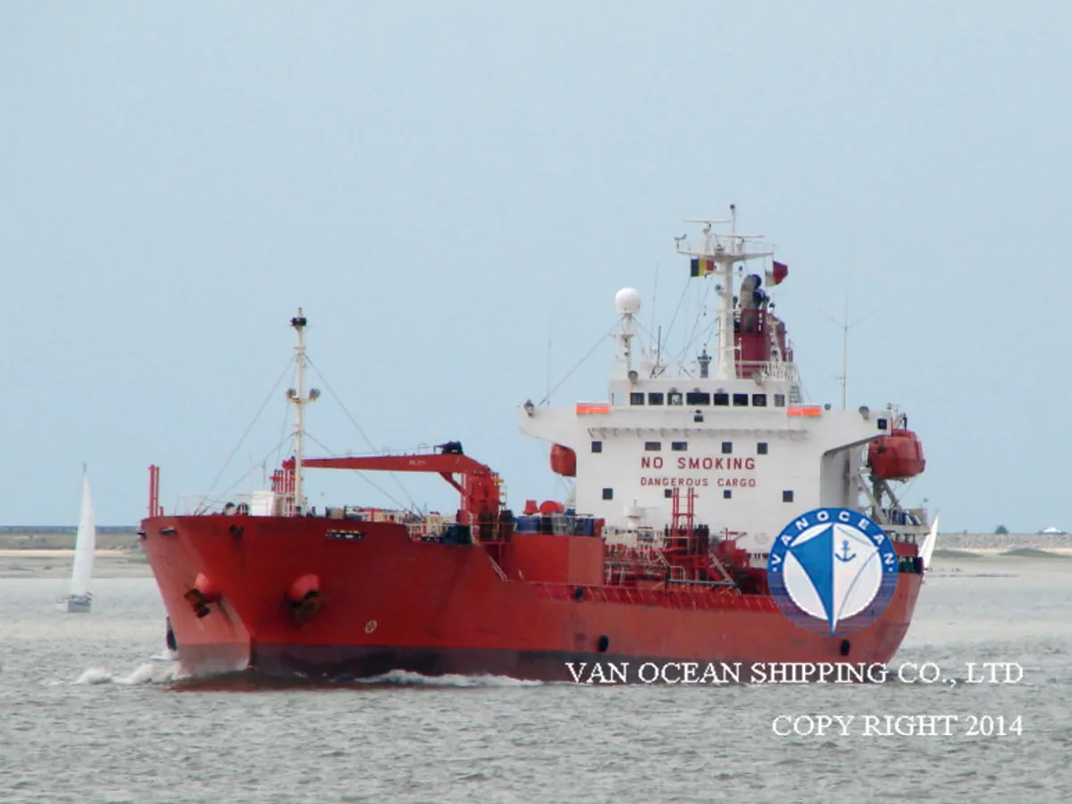 Kapal tanker minyak/bahan kimia kanggo didol