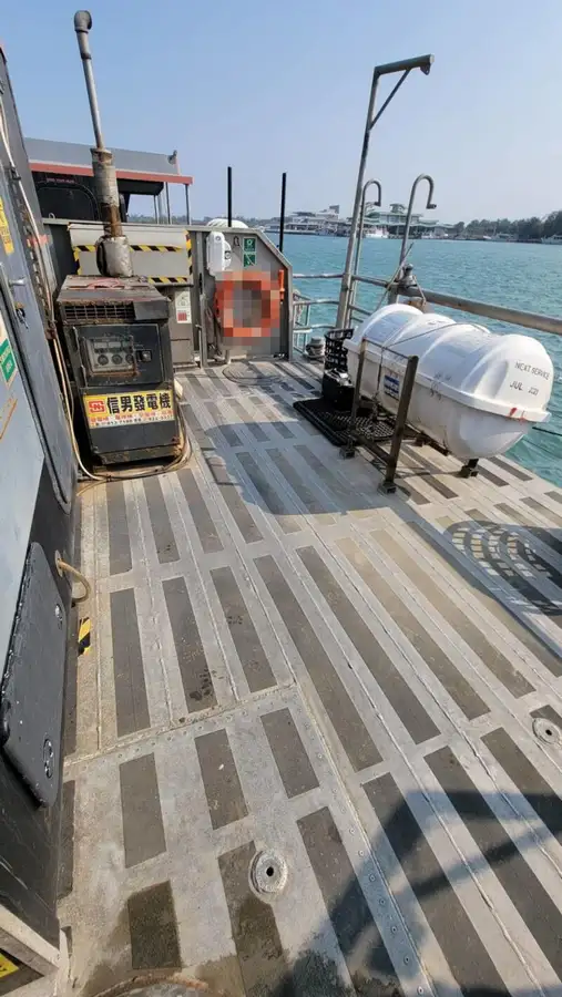 Kapal kontainer kanggo didol