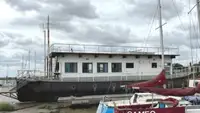 Barge akomodasi kanggo didol