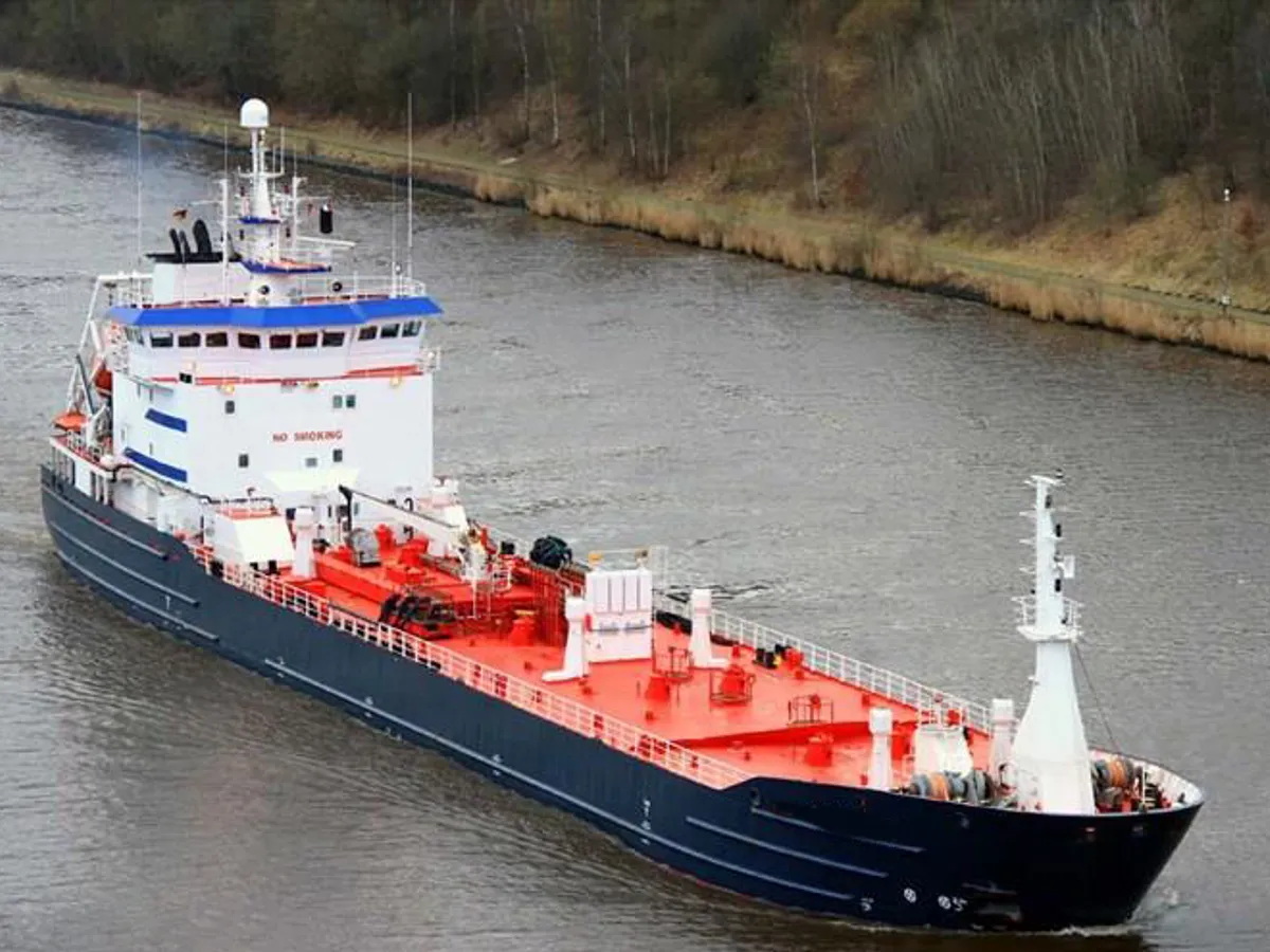 Kapal tanker minyak/bahan kimia kanggo didol