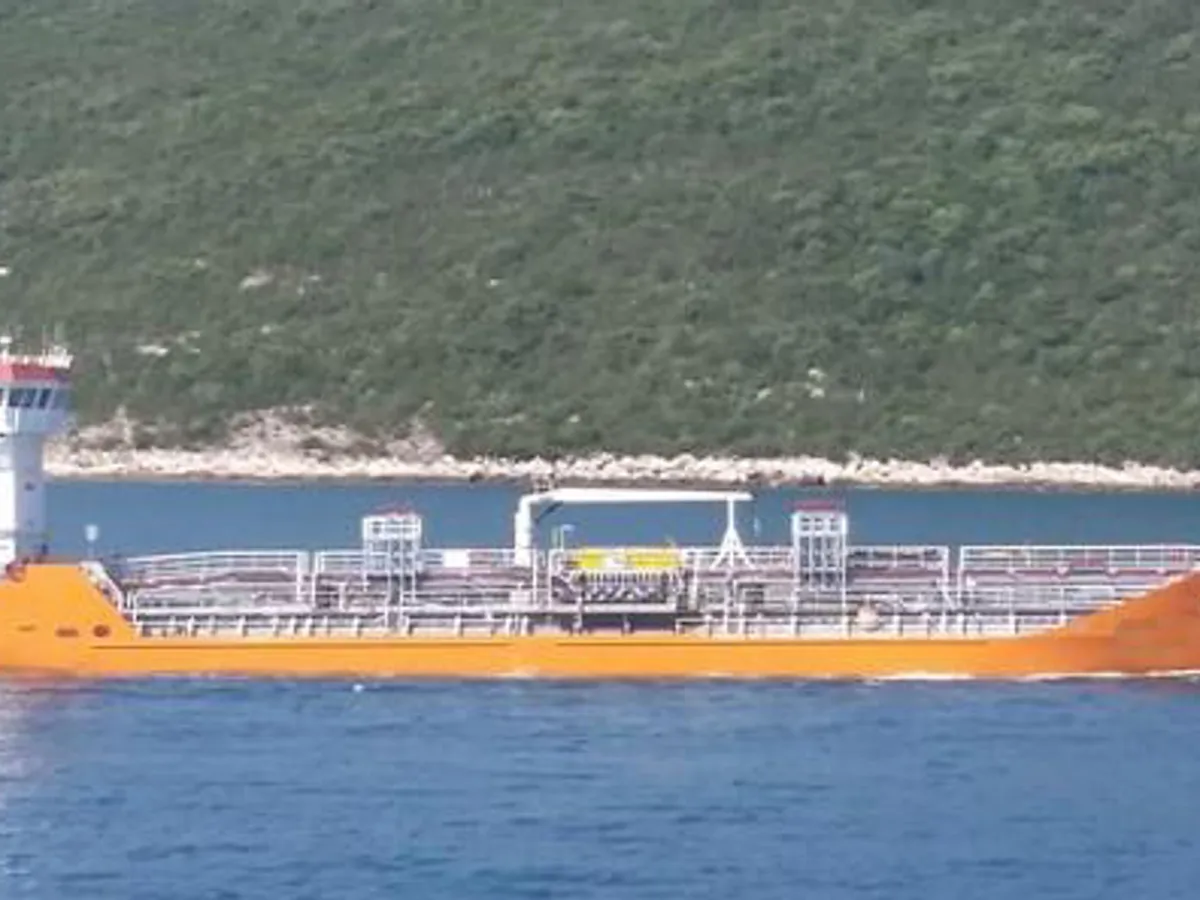 Kapal tanker minyak/bahan kimia kanggo didol