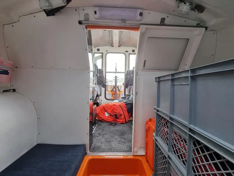 Kapal kontainer kanggo didol