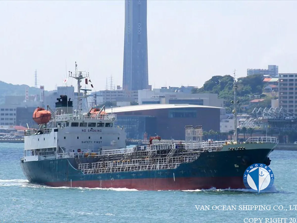 Kapal tanker minyak/bahan kimia kanggo didol