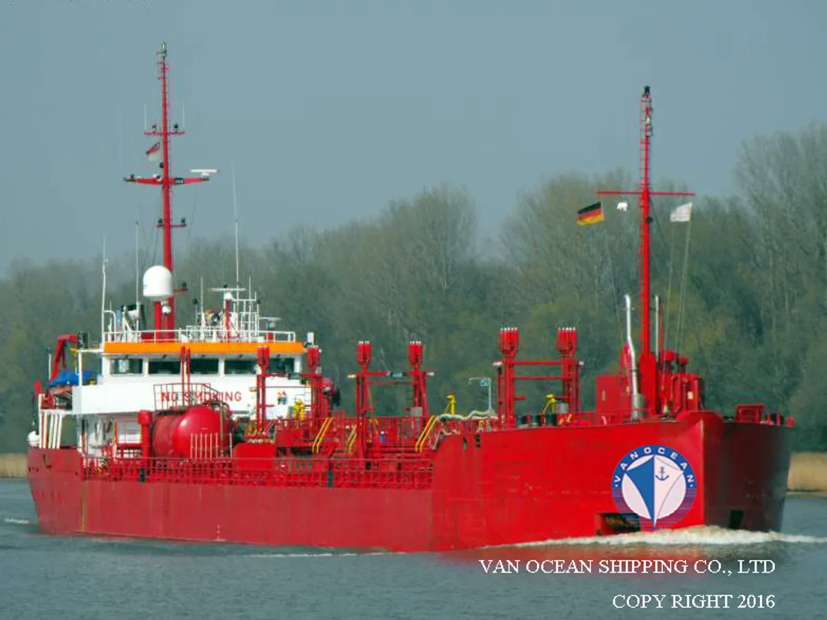 Kapal tanker minyak/bahan kimia kanggo didol