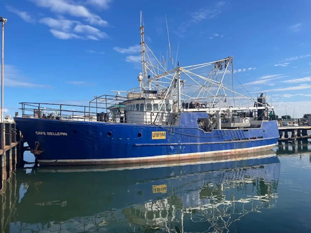 Kapal trawler kanggo didol