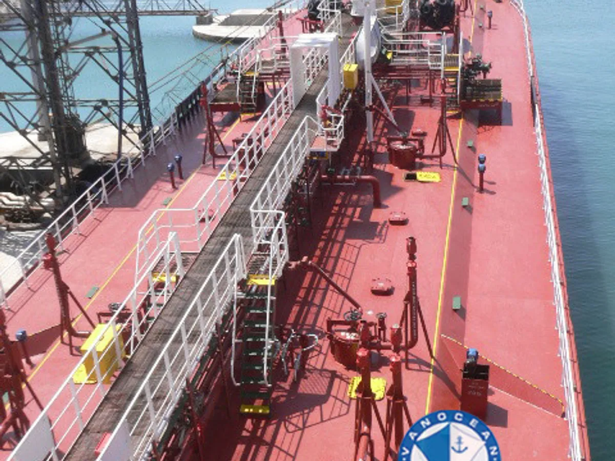Kapal tanker minyak/bahan kimia kanggo didol