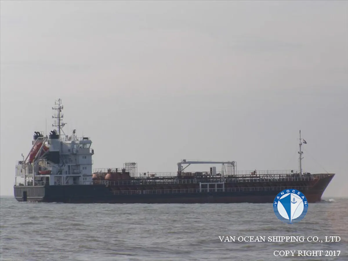 Kapal tanker minyak/bahan kimia kanggo didol
