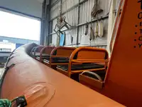 Kapal kerja kanggo didol