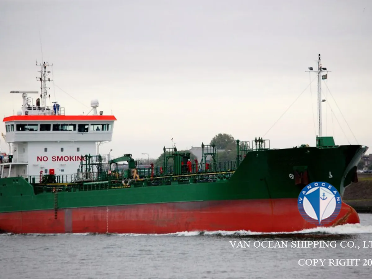 Kapal tanker minyak/bahan kimia kanggo didol