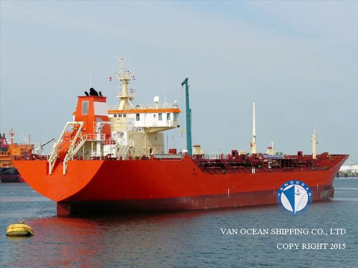 Kapal tanker minyak/bahan kimia kanggo didol