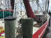 Kapal trawler kanggo didol