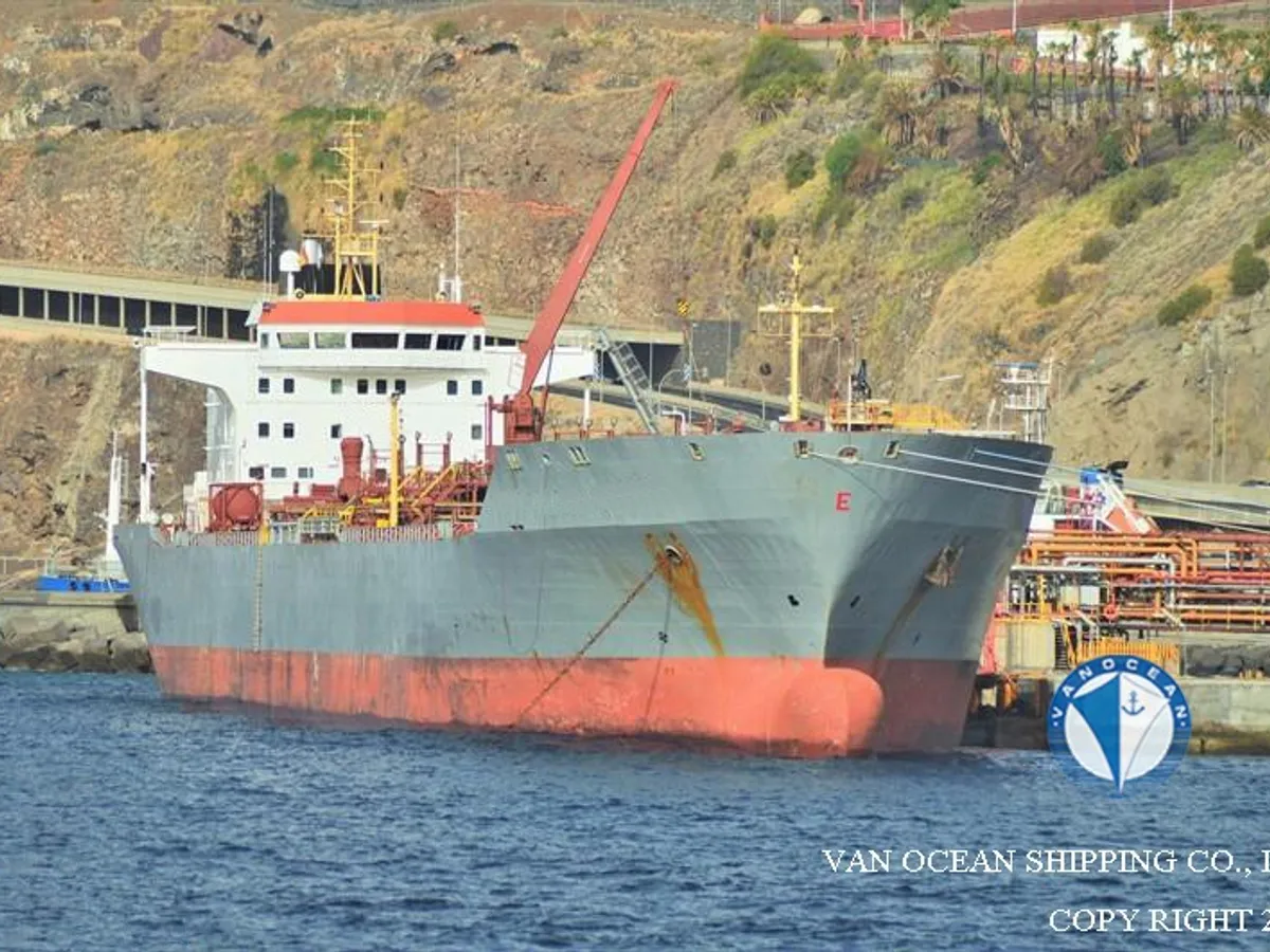 Kapal tanker minyak/bahan kimia kanggo didol