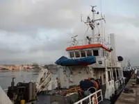 Kapal kerja kanggo didol