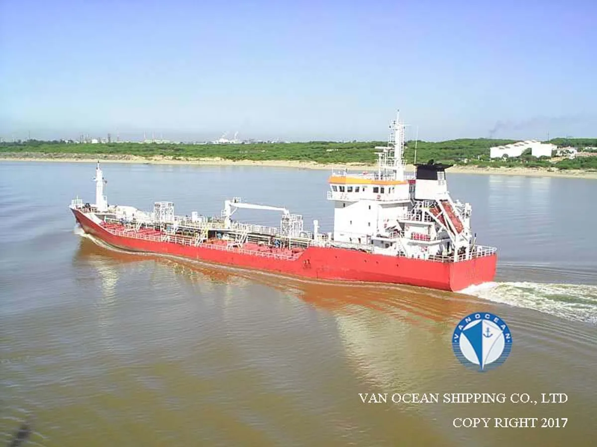Kapal tanker minyak/bahan kimia kanggo didol