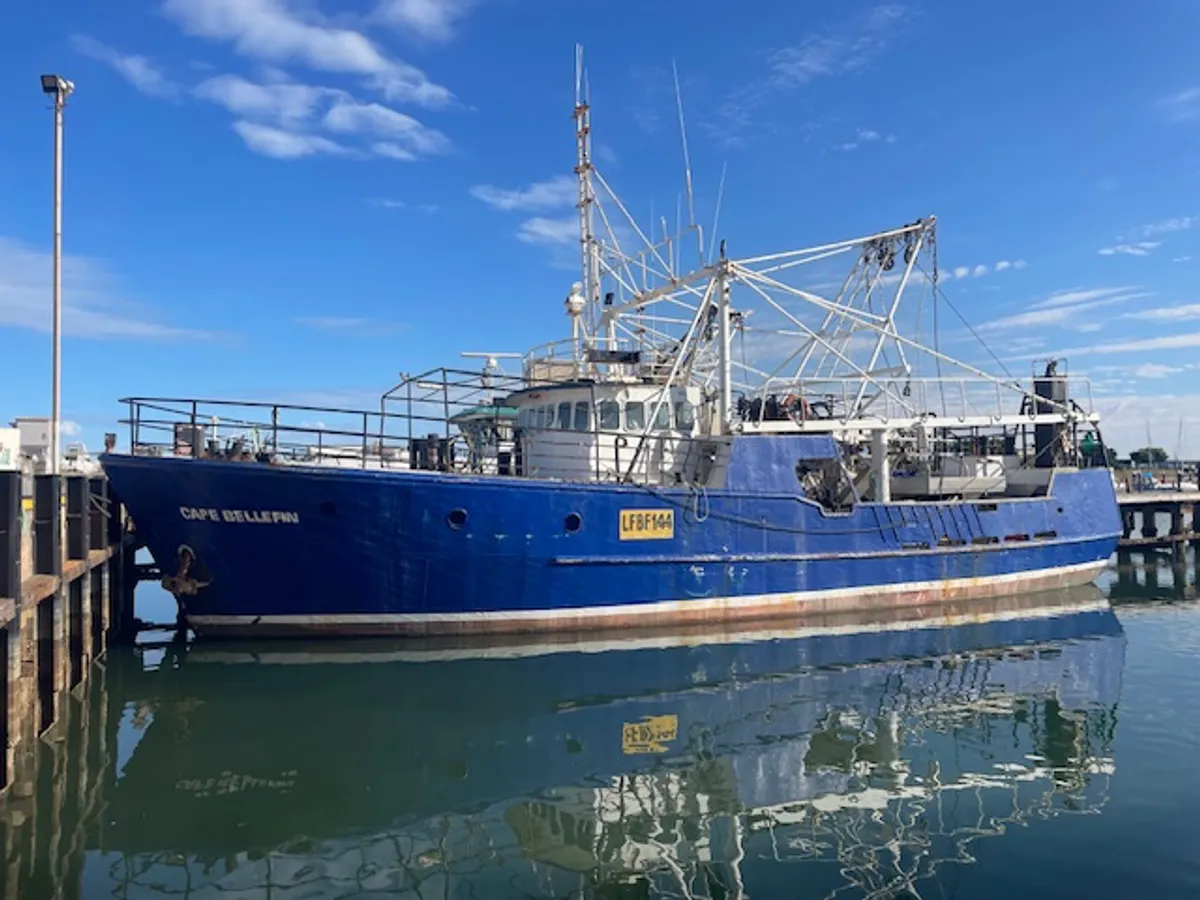 Kapal trawler kanggo didol