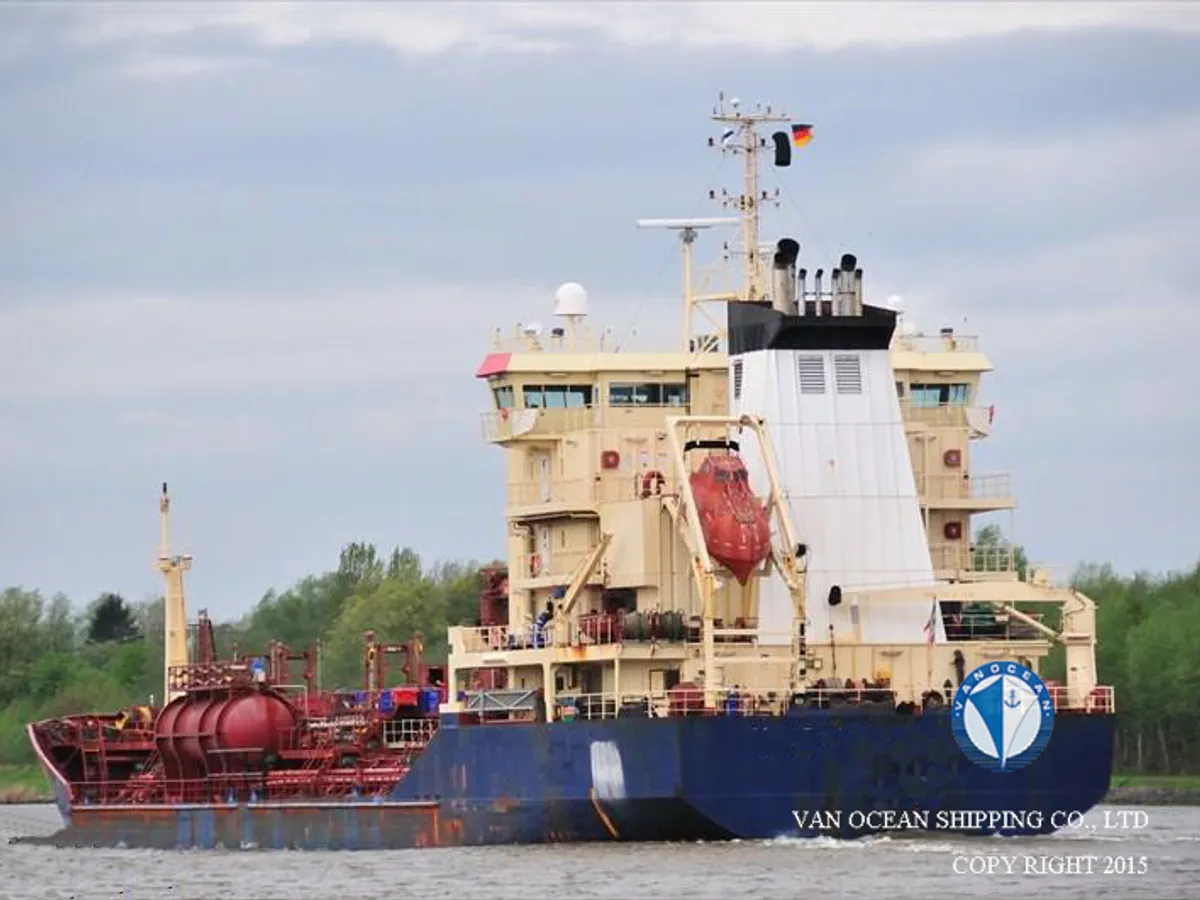 Kapal tanker minyak/bahan kimia kanggo didol