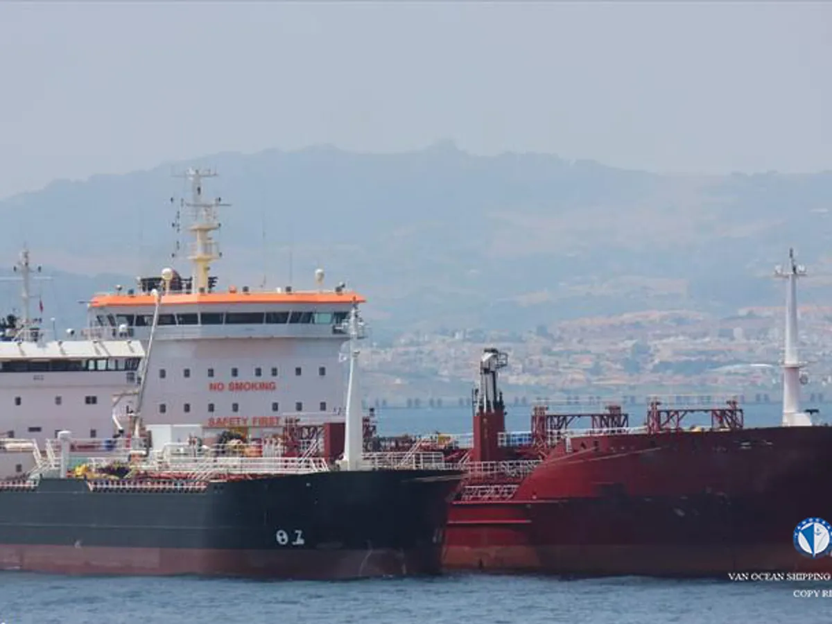Kapal tanker minyak/bahan kimia kanggo didol