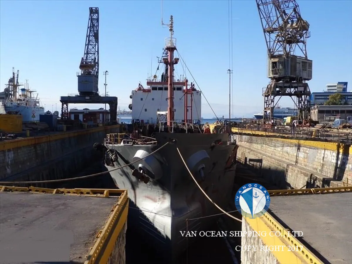 Kapal tanker minyak/bahan kimia kanggo didol