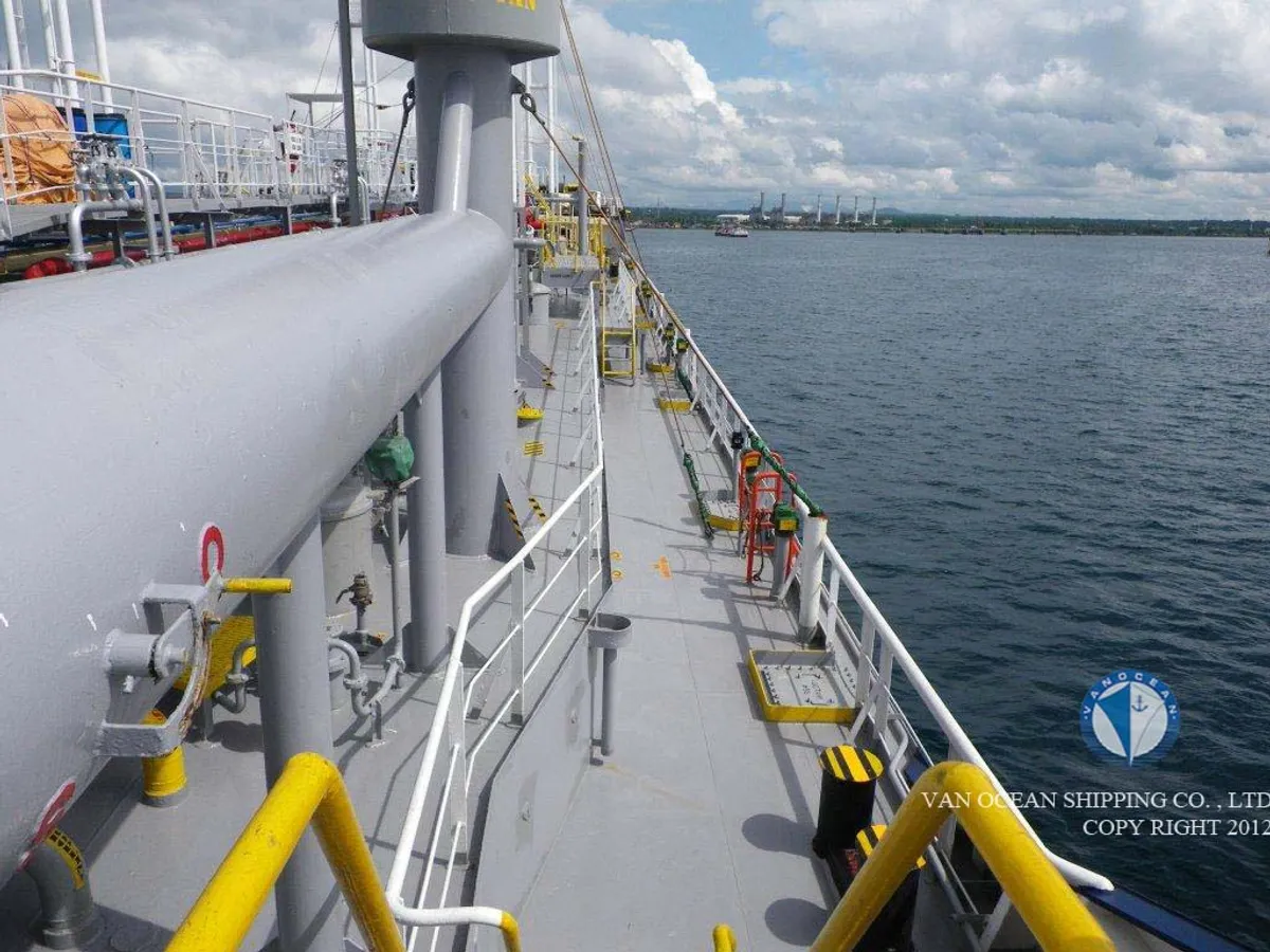 Kapal tanker minyak/bahan kimia kanggo didol