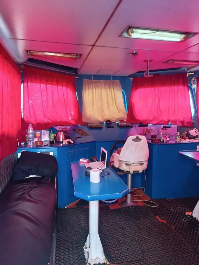 Kapal kerja kanggo didol