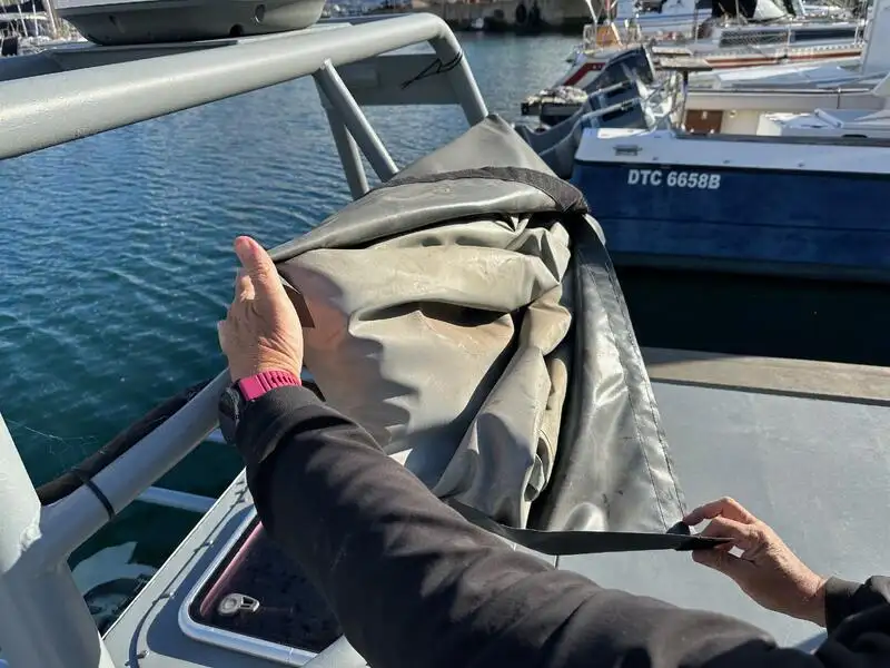 Kapal patroli kanggo didol