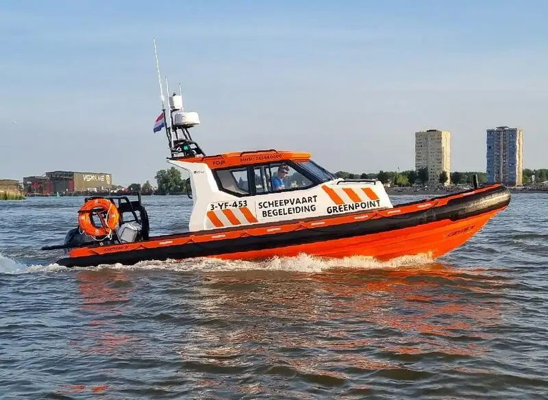 Kapal kontainer kanggo didol