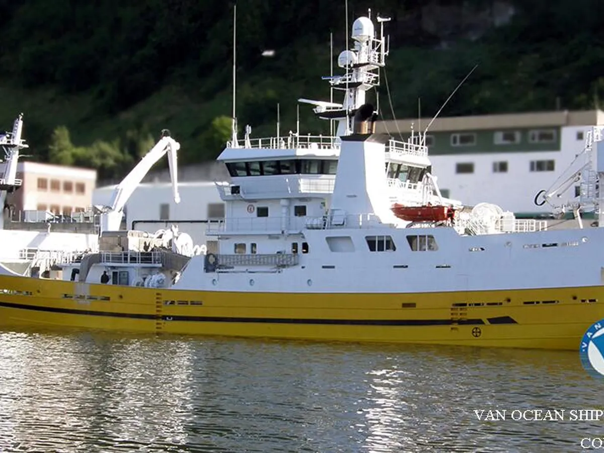 Kapal trawler kanggo didol