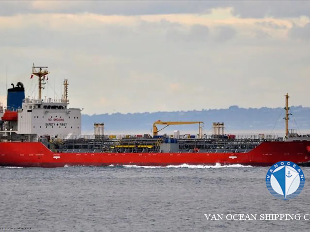 Kapal tanker minyak/bahan kimia kanggo didol