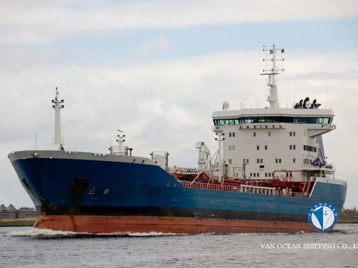 Kapal tanker minyak/bahan kimia kanggo didol