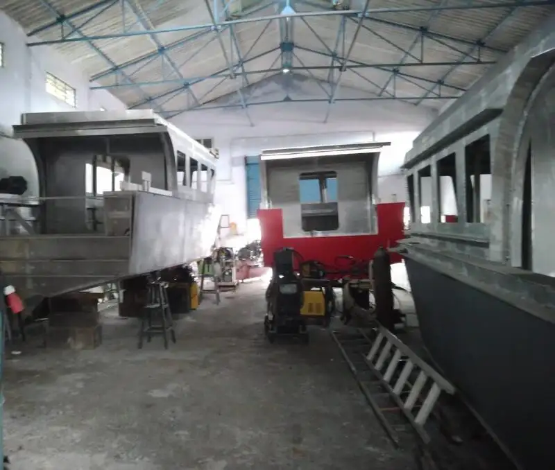 Kapal kerja kanggo didol