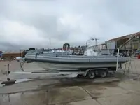 Kapal karet kaku kanggo didol