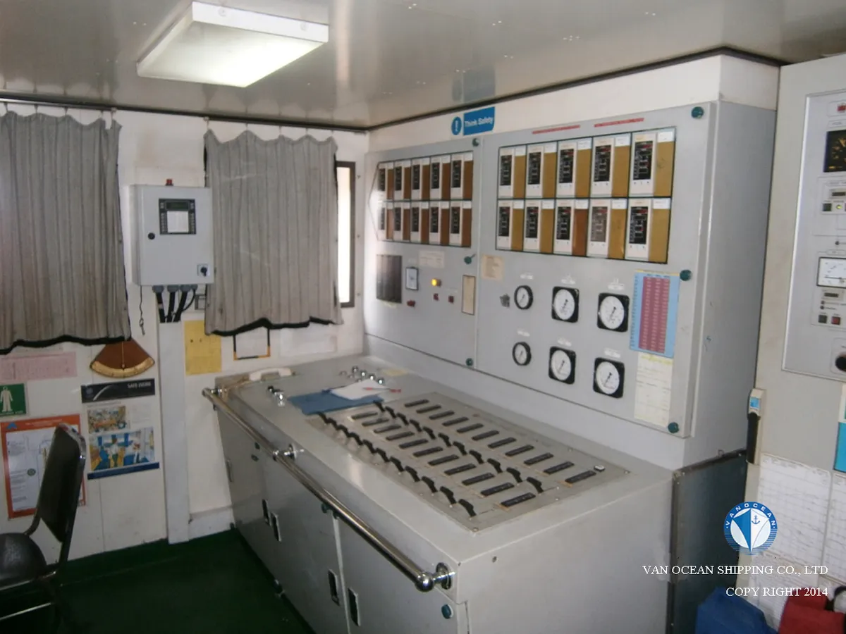 Kapal tanker minyak/bahan kimia kanggo didol