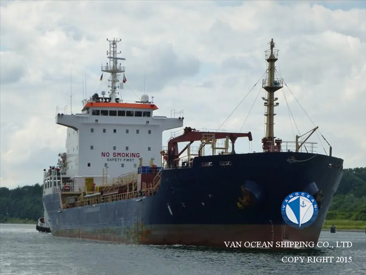 Kapal tanker minyak/bahan kimia kanggo didol