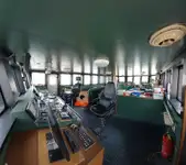 Kapal kontainer kanggo didol