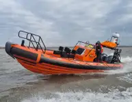 Kapal kontainer kanggo didol