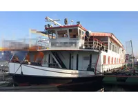 Kapal kontainer kanggo didol