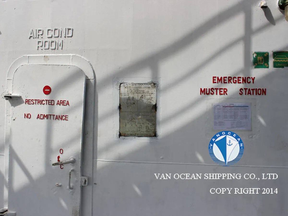 Kapal tanker minyak/bahan kimia kanggo didol