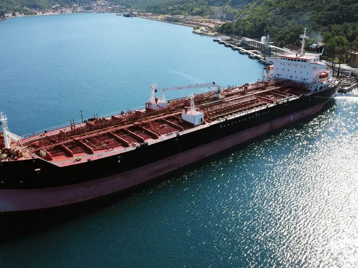 Kapal tanker minyak/bahan kimia kanggo didol