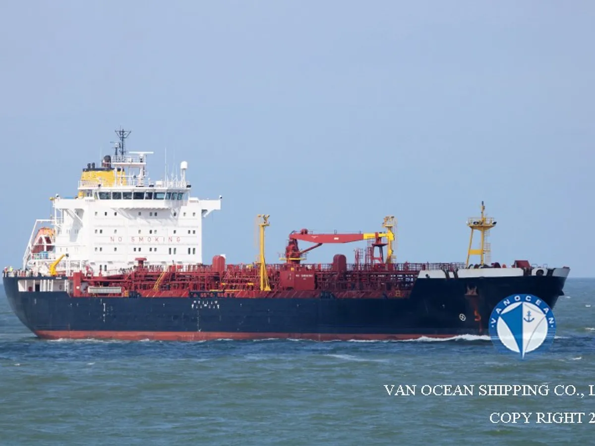 Kapal tanker minyak/bahan kimia kanggo didol
