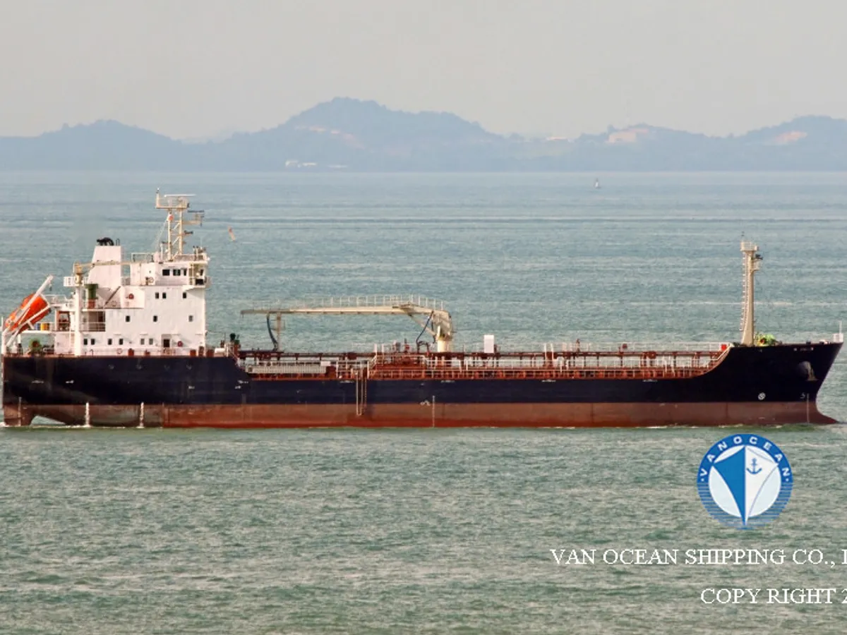 Kapal tanker minyak/bahan kimia kanggo didol
