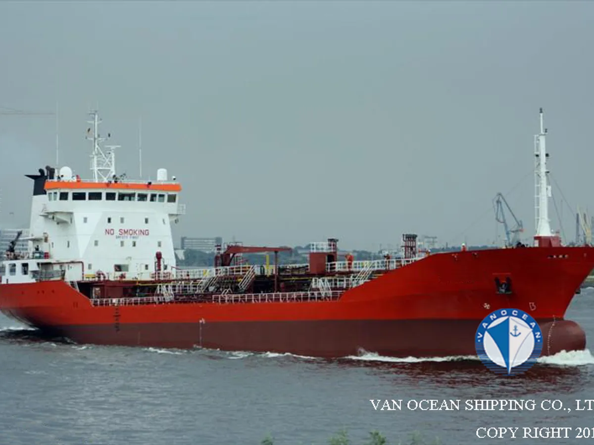 Kapal tanker minyak/bahan kimia kanggo didol
