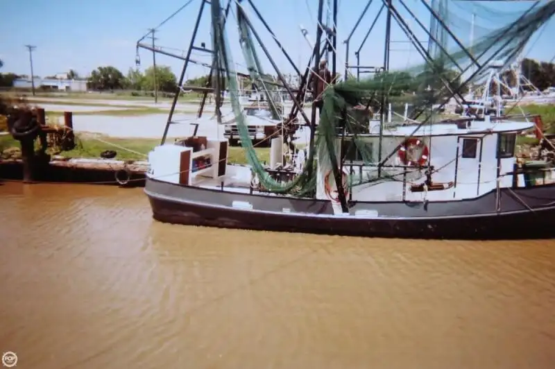 Kapal trawler kanggo didol