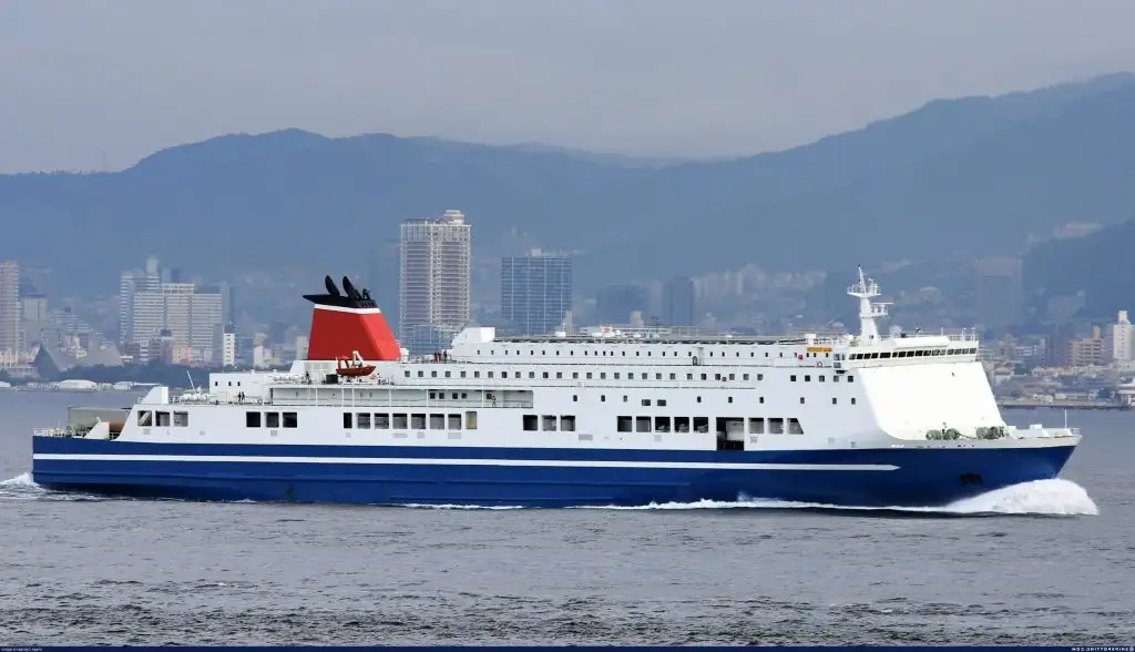 Kapal kontainer kanggo didol