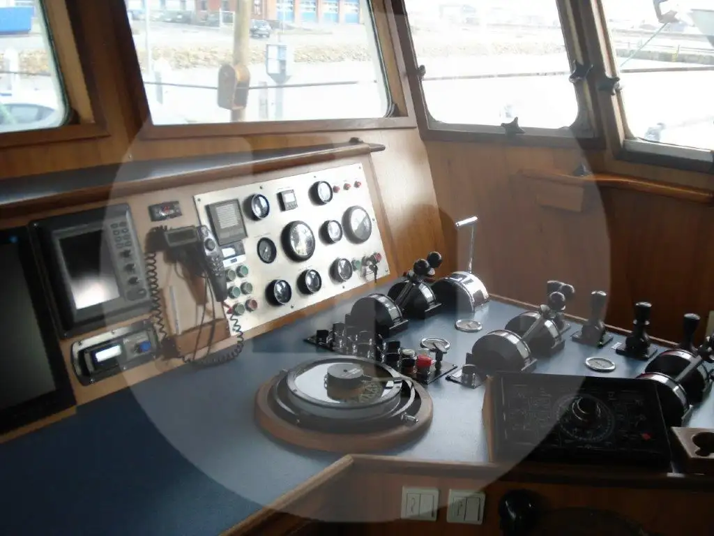Kapal trawler berkas kanggo didol